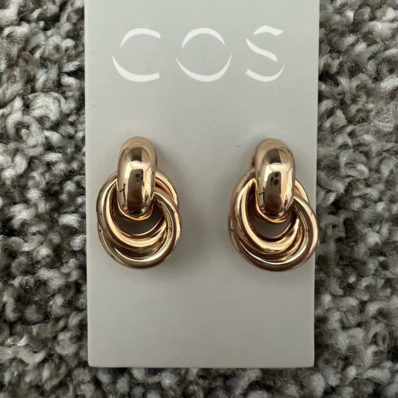 New COS Intertwined Ring Stud Earrings – Minimal Sculptural Gold Tone - Picture 2 of 4
